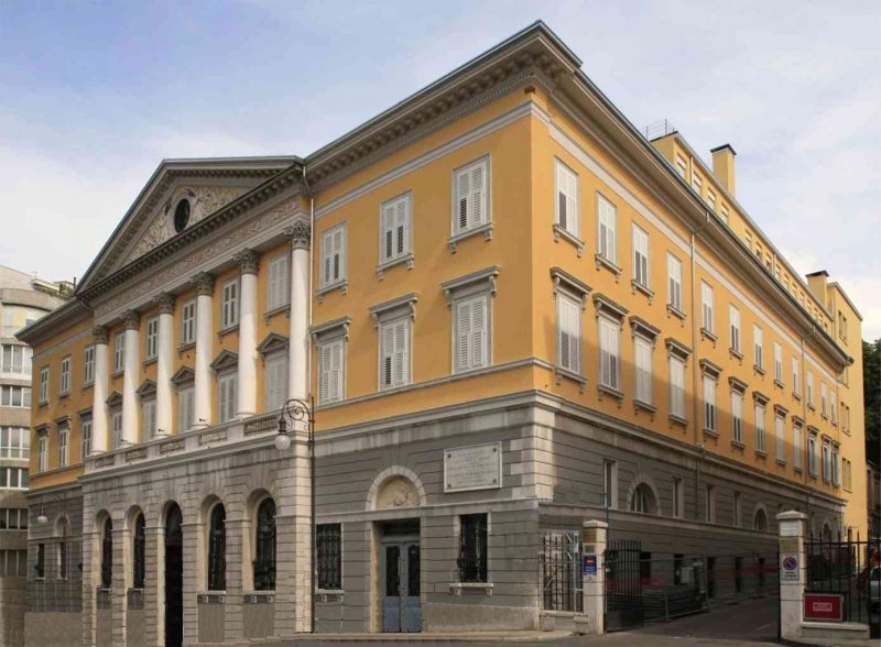 Facciata di Palazzo Vivante, sede dell'Associazione Opera Figli del Popolo di Trieste